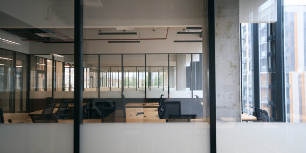 Reformas Integrales de Oficinas y Despachos en Santa Coloma de Gramenet · Diseño e Instalación de Paneles Divisorios