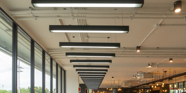 Reformas Integrales de Oficinas y Despachos en Santa Coloma de Gramenet · Diseño e Instalación de Iluminación LED Eficiente